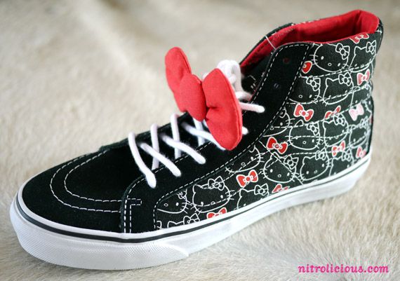 Bộ sưu tập giày Vans Hello Kitty 2012