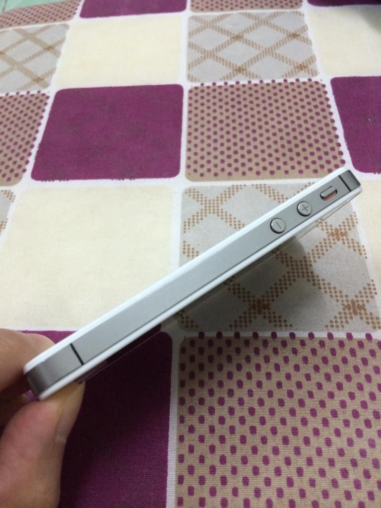 Kẹt tiền cần bán gấp  iphone 4S 16G Trắng quốc tế nguyên zin đẹp leng keng giá rẻ - 1