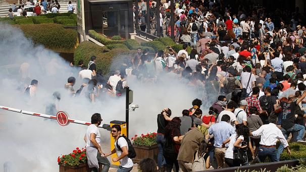 606x341_226626_taksim-gezi-parki-eylemleri-buyuyor_zpsc17317d7.jpg